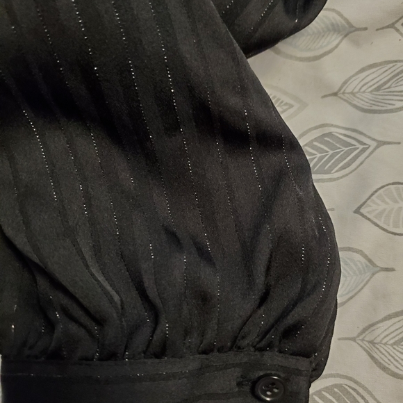 Faux wrap top - Picture 5 of 11